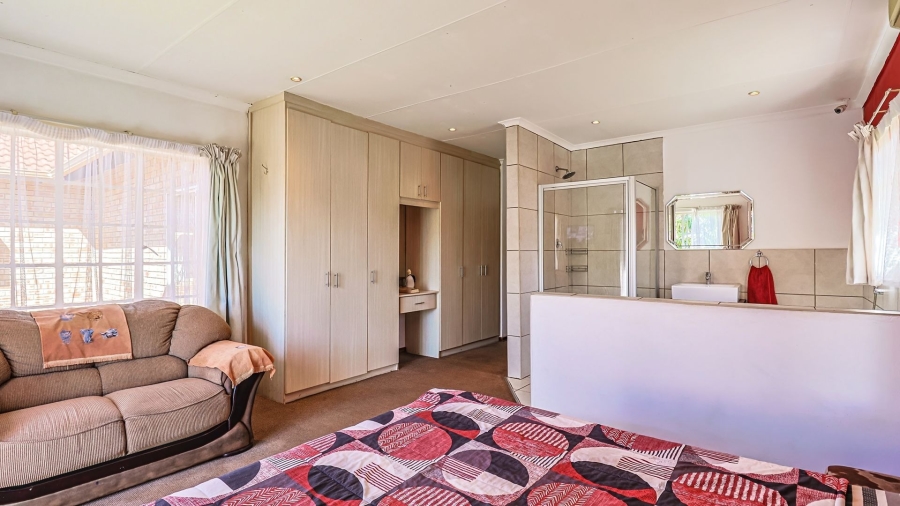 3 Bedroom Property for Sale in Safari Gardens North West